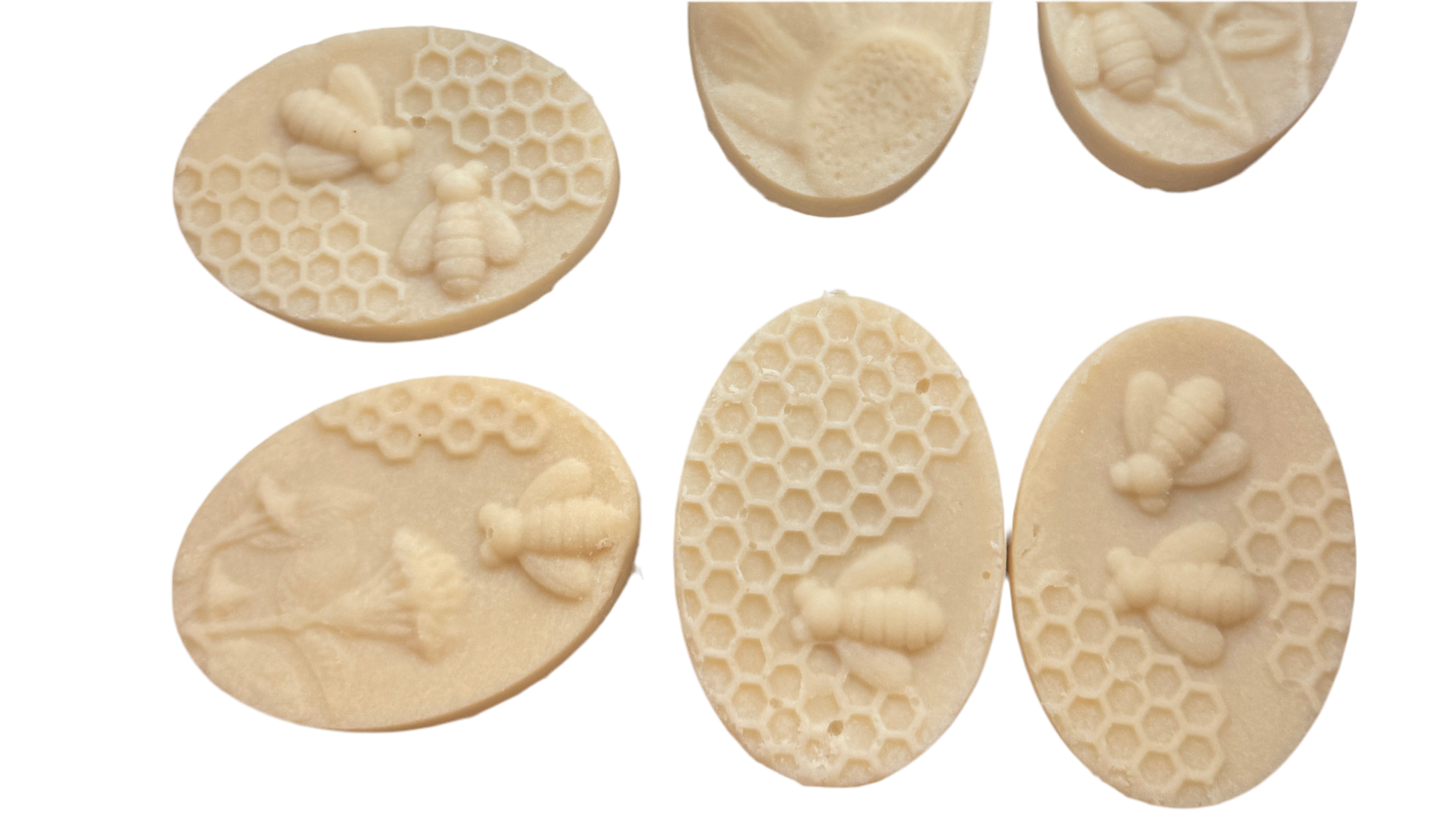 ￼Skin brighting turmeric soap